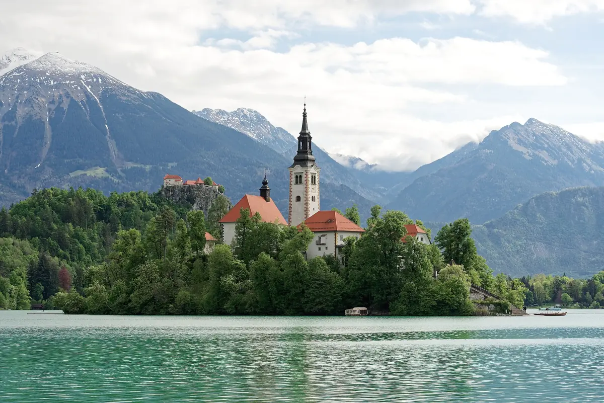 The island church below the Karawanks